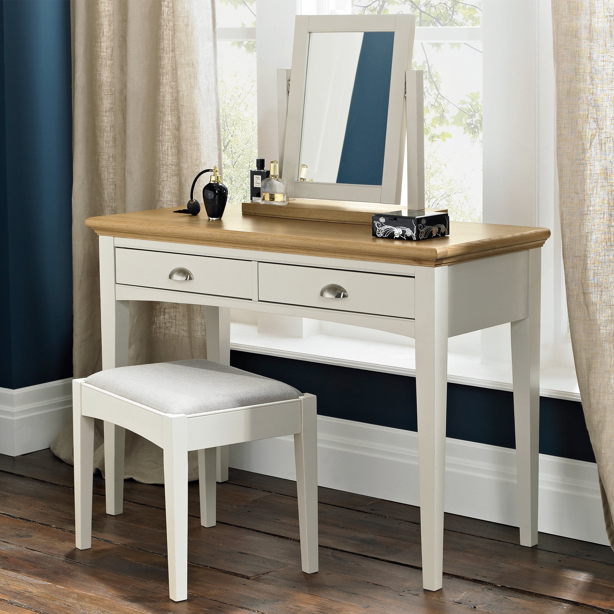 8005-90 Dressing Table_2.jpg