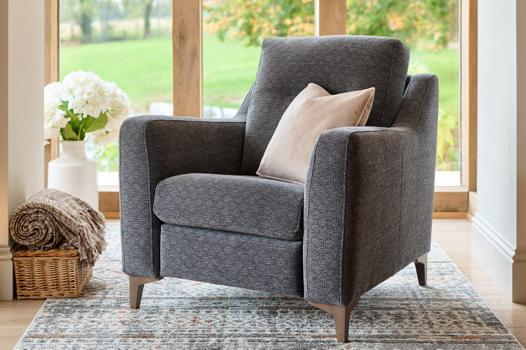0AUC0 Armchair