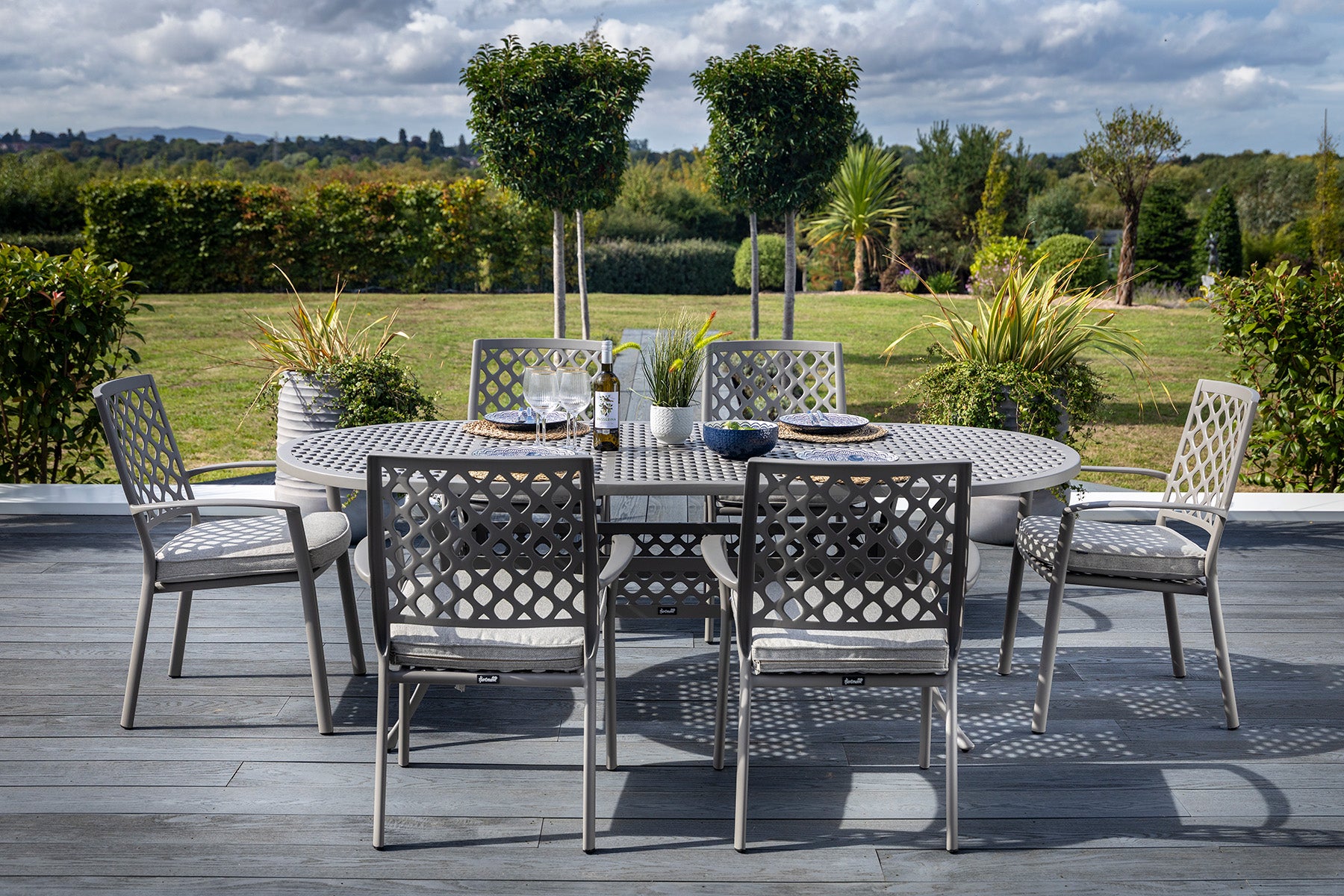Hartman Avebury 6 Seat Oval Dining Set in Crimini / Moon