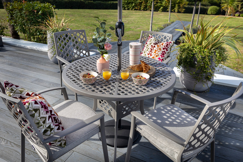 Hartman Avebury 4 Seat Dining Set in Crimini / Moon