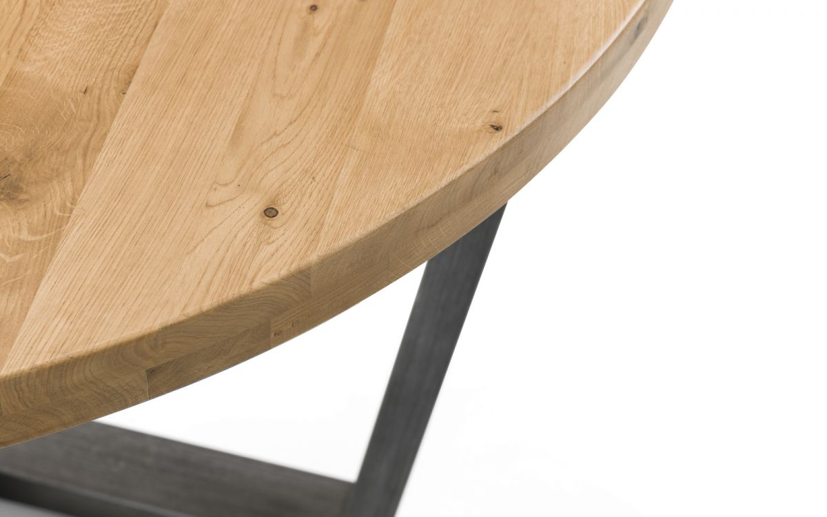 BRO008 brooklyn-round-table-leg-detail-2-.jpg