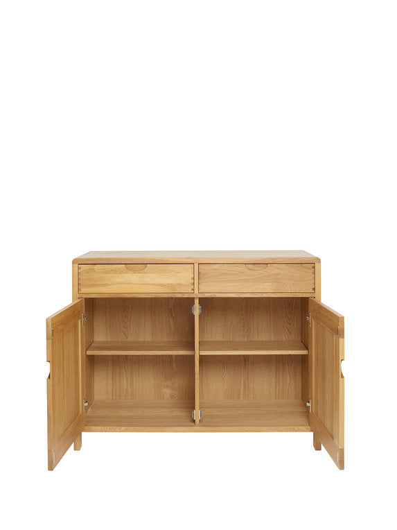 Bosco--1384--small-sideboard--cutoutFront-2--CM-Oak-4.jpg