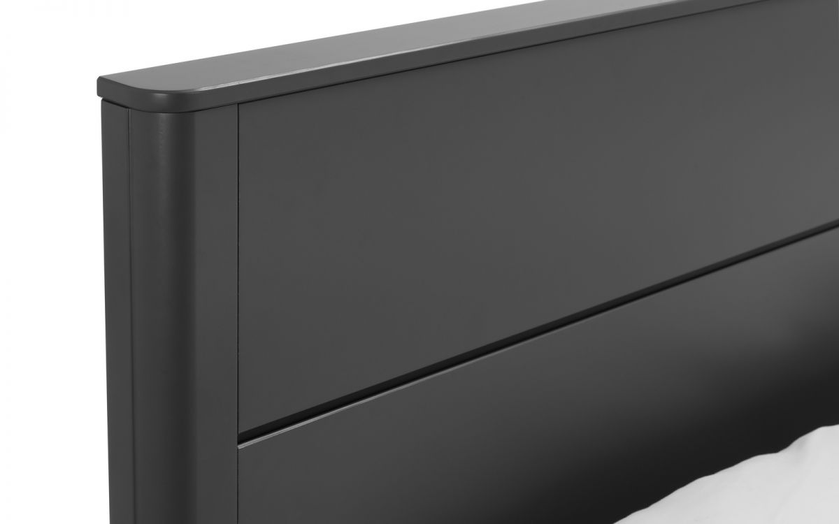 CHL006 135Cm Bed headboard detail.jpg