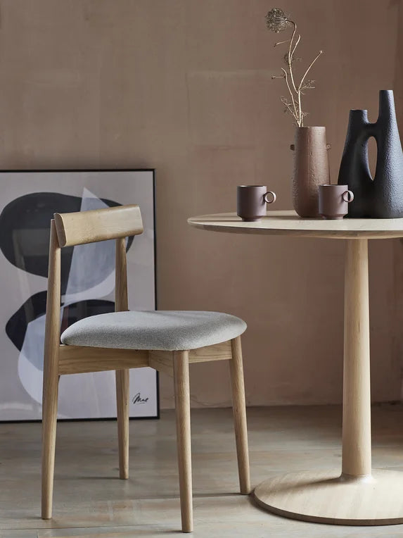 Siena - 4530 - breakfast-table - galleryLifestyle-2 - Oak - DM.jpg