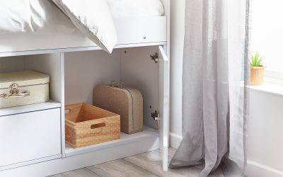 atom-low-sleeper-white-open-door-roomset.jpg