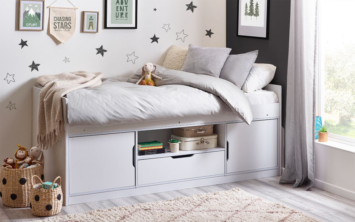atom-low-sleeper-white-roomset.jpg