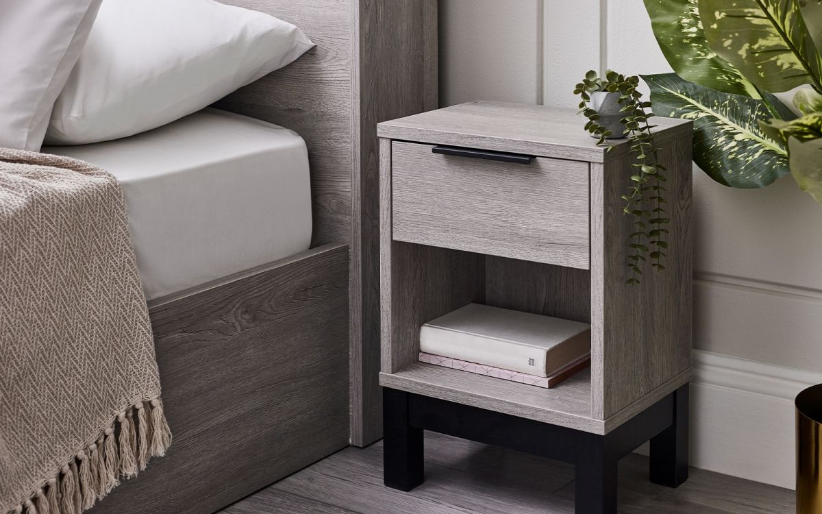 bal101-bali-1-drawer-bedside-grey-oak-roomset-1.jpg
