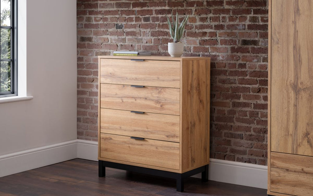 bali-4-drawer-chest-roomset.jpg