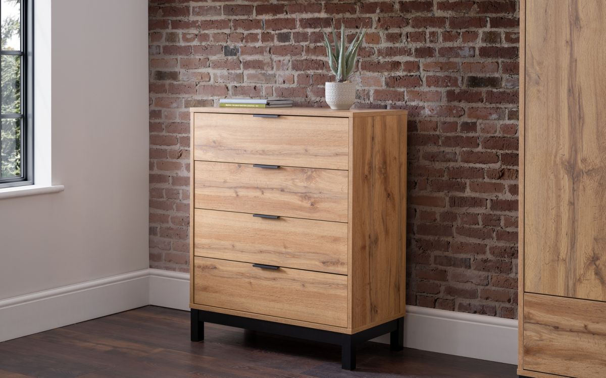 bali-4-drawer-chest-roomset.jpg