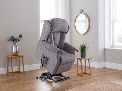 Petite Cloud Zero Riser Recliner