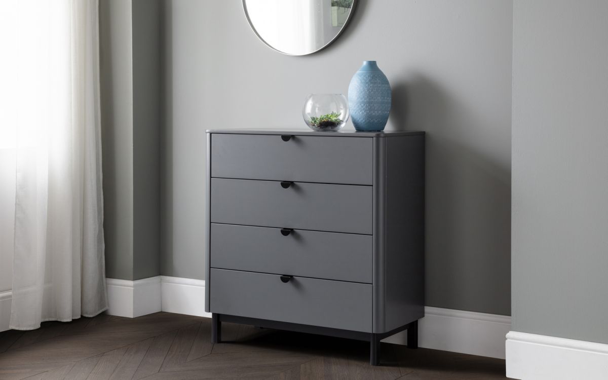 chloe-4-drawer-chest-roomset.jpg