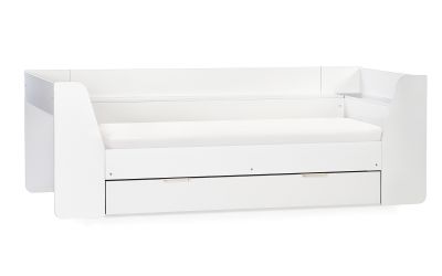 cyc001-cyclone-daybed-all-white-cutout-1.jpg