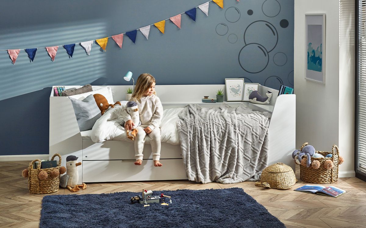 cyc001-cyclone-daybed-all-white-roomset-1.jpg