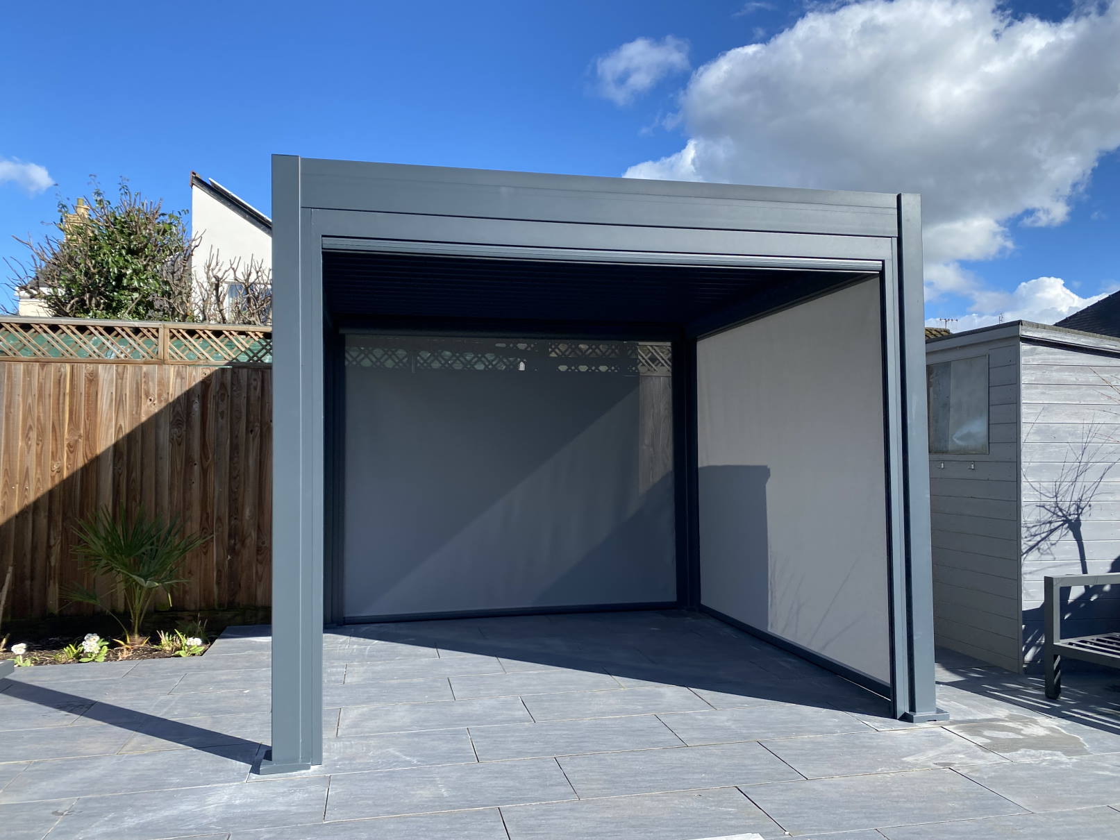 Saturn Aluminium Pergola Open Close Roof