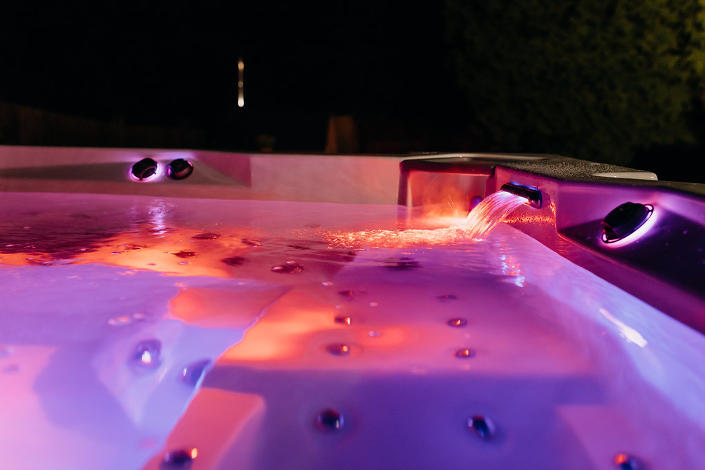 Hanscraft OKA 4 Onyx Hot Tub| George Street Furnishers Newport Wales