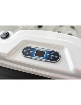 Celtic Spas OKA Wave 3 D Shaped Round Hot Tub